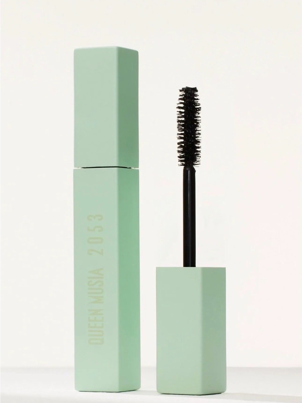 Queen Musia 2053 Mascara- with Lash Growth Extract-Made in Italy 🇮🇹